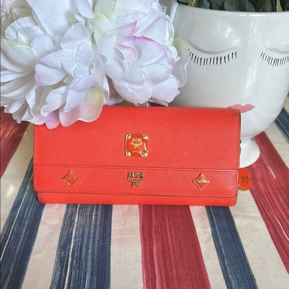 MCM orange Leather Wallet with Gold Hardware EUC - Picture 1 of 16